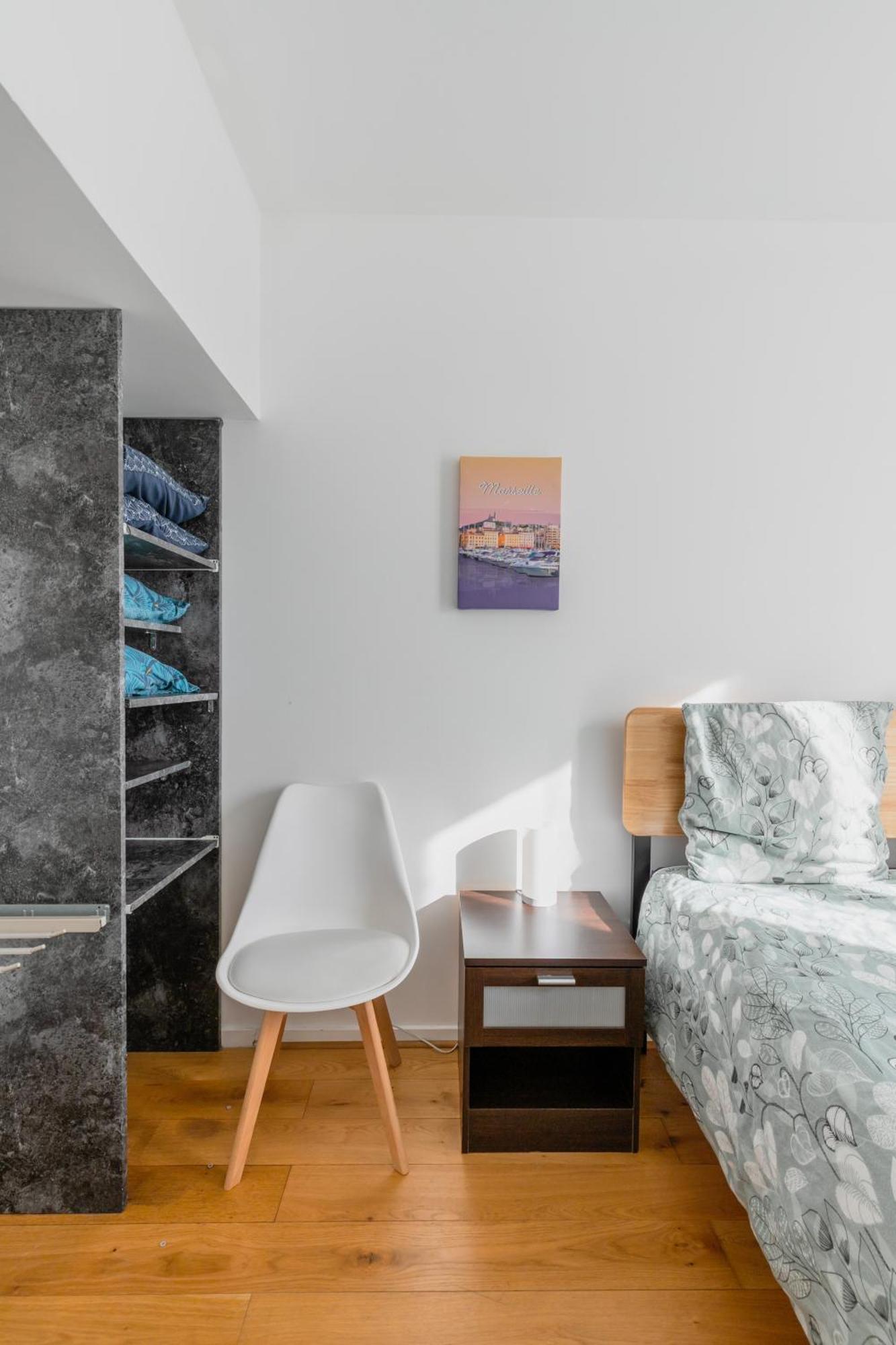 Transports, Parking, A/C & Equipped For Long Stays Saint-Ouen  Exterior foto